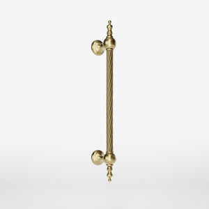 Brass pull handle with a twisted shaft, classic and elegant design, ideal for exclusive entrances by Ghidini 1849 - Finish: OBV Bronze Satin Light Brass