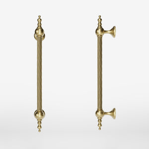 Brass pull handle with a twisted shaft, classic and elegant design, ideal for exclusive entrances by Ghidini 1849 - Finish: OBV Bronze Satin Light Brass