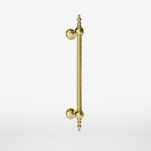 Brass pull handle with a twisted shaft, classic and elegant design, ideal for exclusive entrances by Ghidini 1849 - Finish: OLV Polished Brass