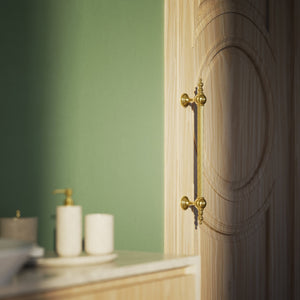 Brass pull handle with a twisted shaft, classic and elegant design, ideal for exclusive entrances by Ghidini 1849 - Finish: OLV Polished Brass
