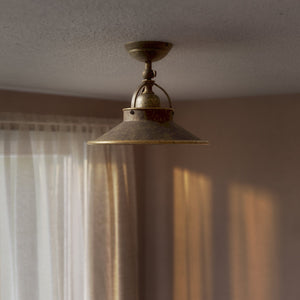 Industrial brass ceiling lamp with adjustable joint and 25 cm shade, perfect for kitchens and living rooms by Ghidini 1849 - Finish: OAS Antique Brass
