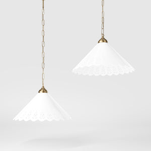 Classic pendant lamp with white pierced ceramic shade floral patterns and brass chain by Ghidini 1849 - Finish: OBS Bronze Satin Brass