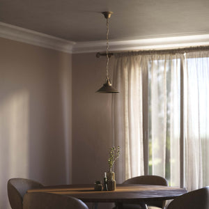 Classic brass pendant light with decorative chain and 25 cm conical shade for elegant lighting by Ghidini 1849 - Finish: OAS Antique Brass