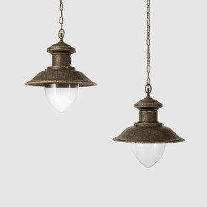Outdoor pendant lamp in brass with teardrop-shaped glass shade. Nautical design and adjustable chain. Ideal for porches and gardens by Ghidini 1849 - Finish: OAS Antique Brass