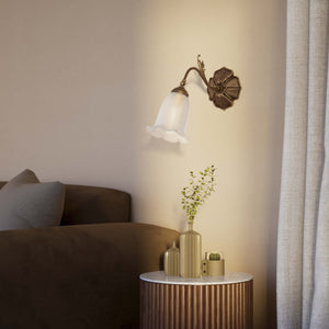 Floral brass wall lamp with frosted glass shade, romantic style by Ghidini 1849 - Finish: OAS Antique Brass