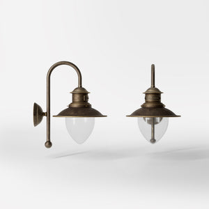 Outdoor brass wall lamp with clear glass shade, rustic maritime style by Ghidini 1849 - Finish: OAS Antique Brass