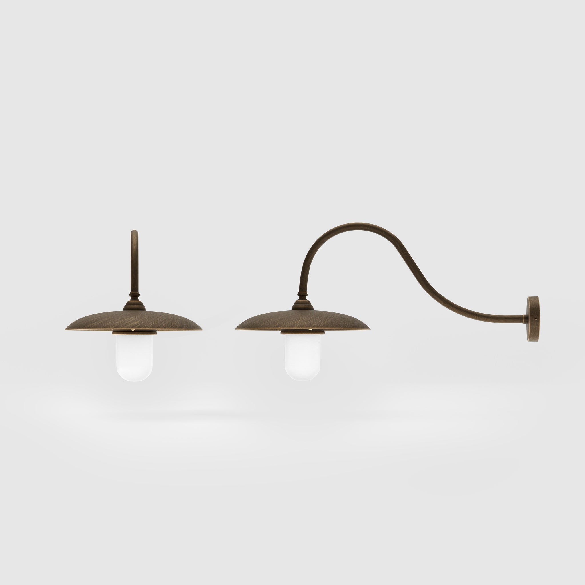 Vintage brass outdoor wall lamp with curved arm and protected glass by Ghidini 1849 - Finish: OBM Bronze Satin Matt Brass