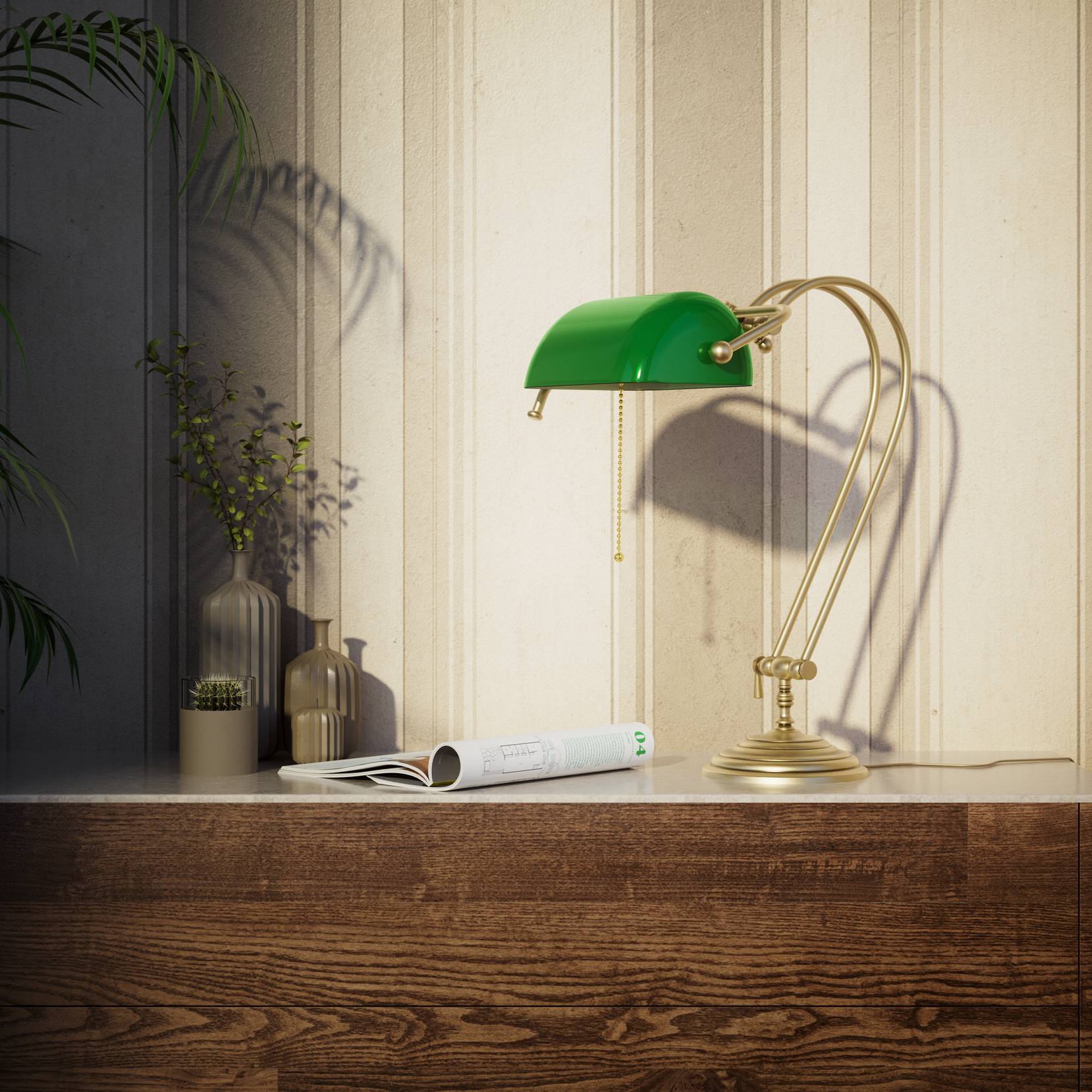 Classic banker's desk lamp with green glass shade and adjustable brass structure featuring dual joints and pull chain switch by Ghidini 1849 - Finish: OBV Bronze Satin Light Brass