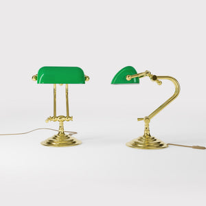 Mini banker's lamp with green glass shade and compact adjustable brass structure with dual joints and pull chain by Ghidini 1849 - Finish: OLV Polished Brass