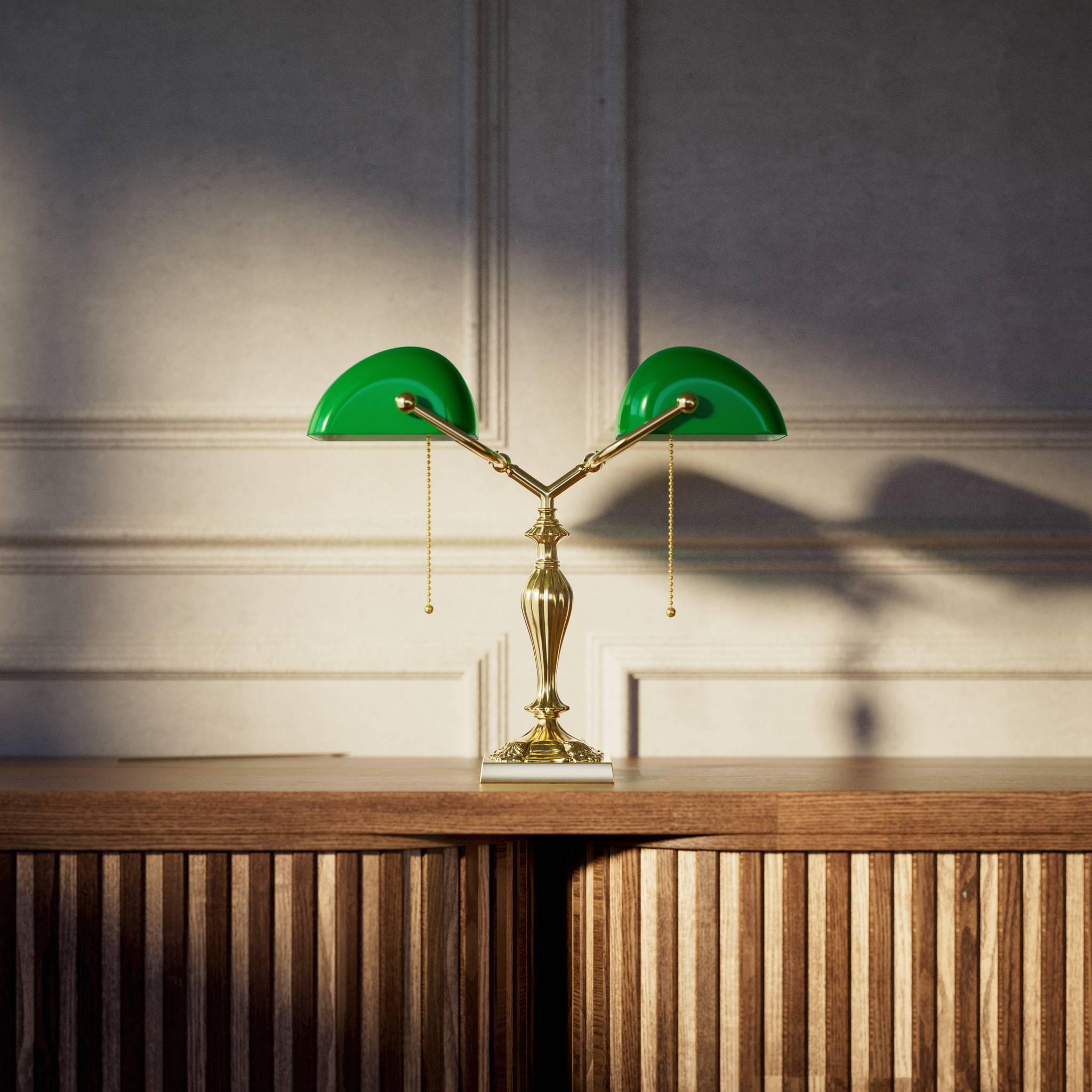 Double banker's table lamp brass green shades decorated base naturalistic motifs pull chains classic design Italian craftsmanship by Ghidini 1849 | Finish: OLV Polished Brass