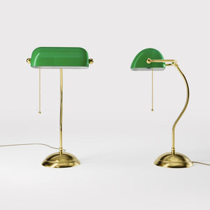 Banker's lamp with curved stem, green glass shade and domed brass base, golden pull chain for operation by Ghidini 1849 - Finish: OLV Polished Brass