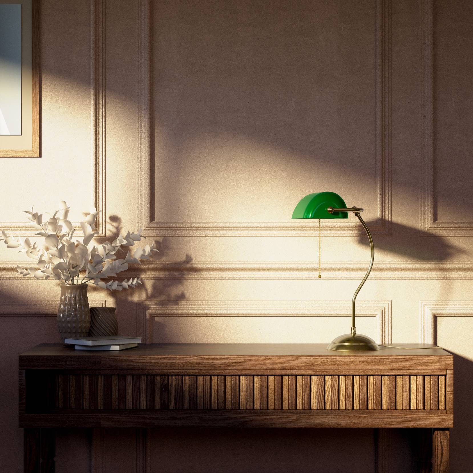 Banker's lamp with curved stem, green glass shade and domed brass base, golden pull chain for operation by Ghidini 1849 - Finish: OLV Polished Brass