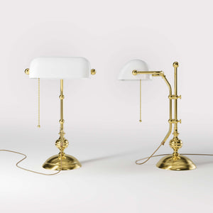 Classic banker's desk lamp with glass shade, height-adjustable arm and chain pull switch, brass structure by Ghidini 1849 - Finish: OLV Polished Brass