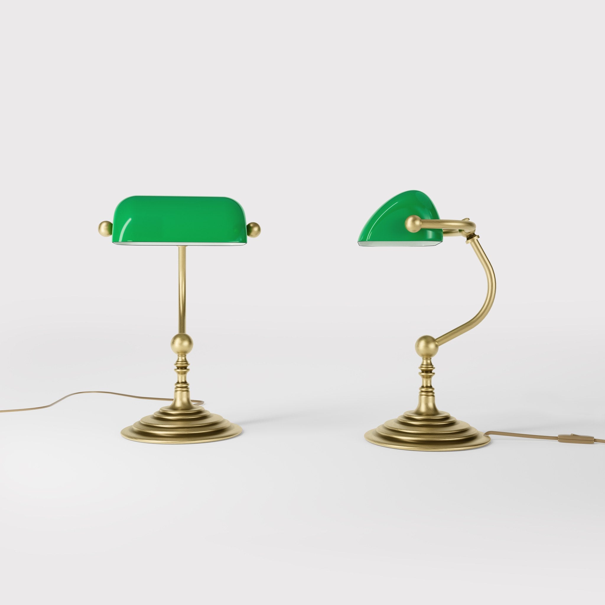 Small banker's desk lamp with green glass shade and brass structure for compact spaces by Ghidini 1849 - Finish: OBV Bronze Satin Light Brass
