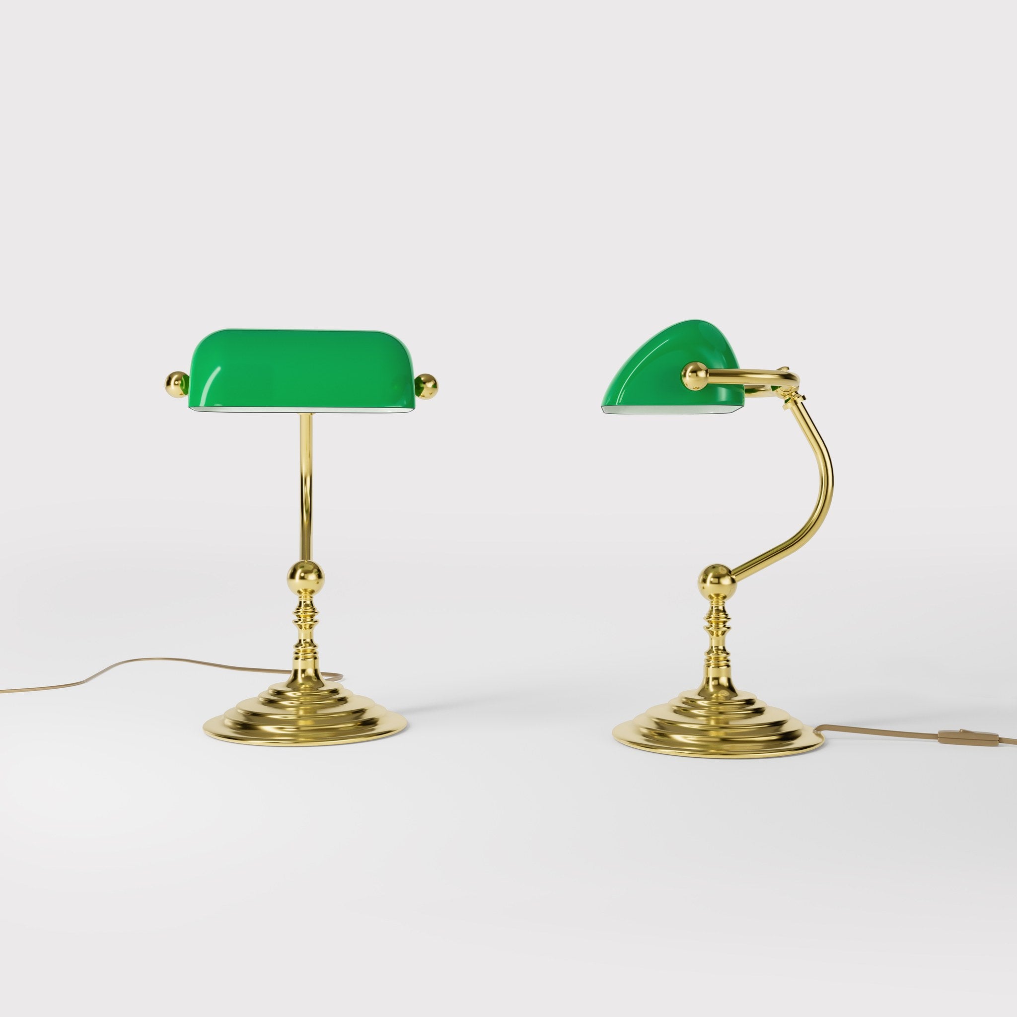 Small banker's desk lamp with green glass shade and brass structure for compact spaces by Ghidini 1849 - Finish: OLV Polished Brass