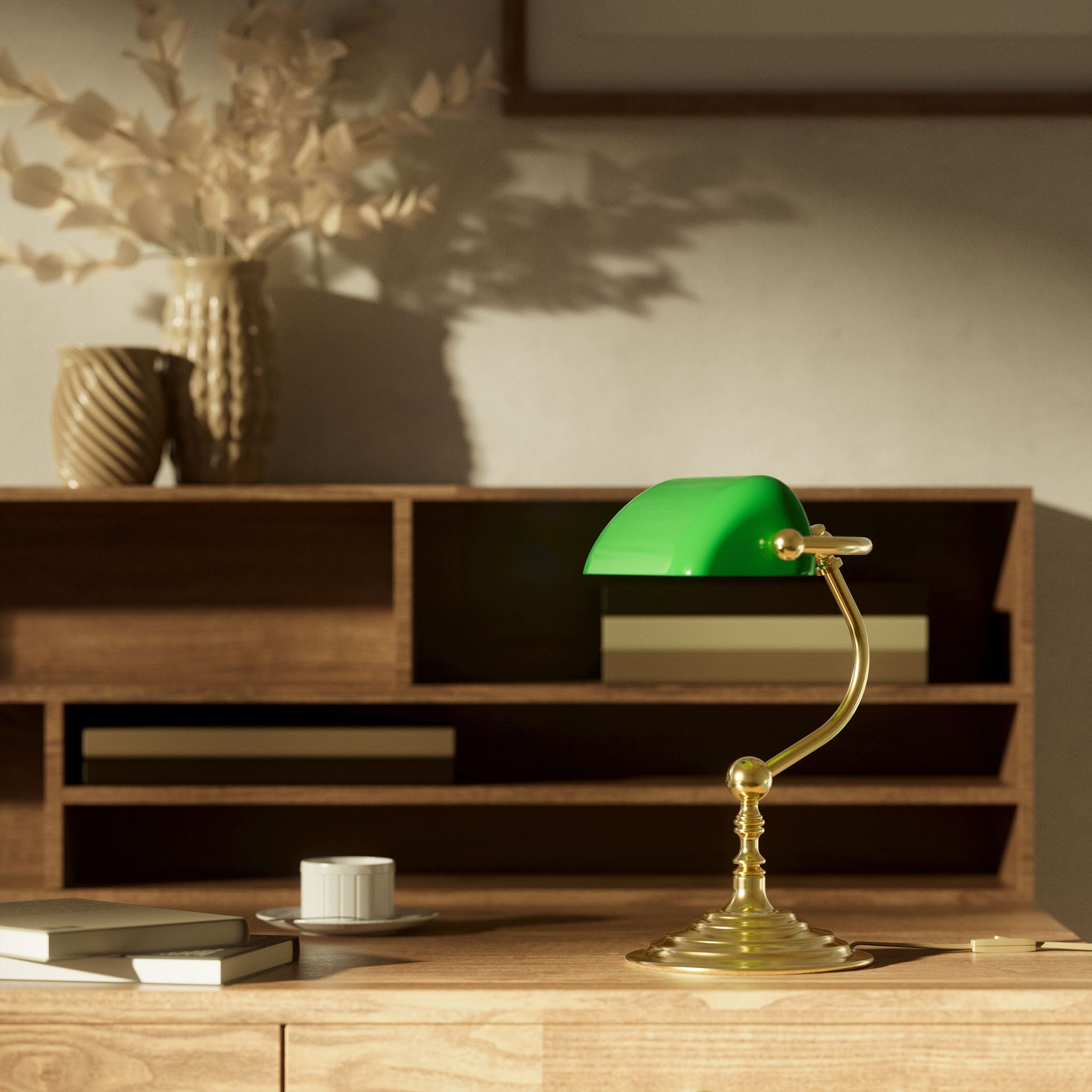 Small banker's desk lamp with green glass shade and brass structure for compact spaces by Ghidini 1849 - Finish: OLV Polished Brass