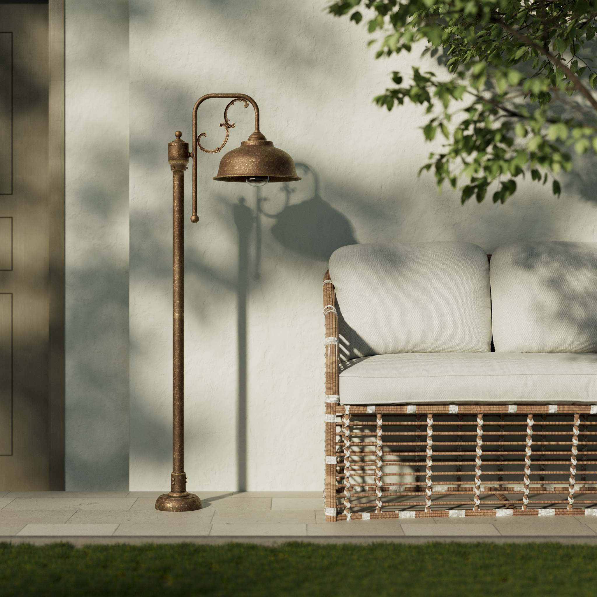 Classic brass and glass garden lamp with decorative curved arm, outdoor lighting by Ghidini 1849 - Finish: OAS Antique Brass