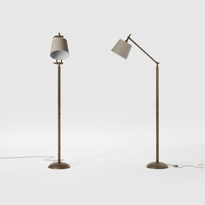 Classic brass floor lamp with ribbed stem, adjustable double joint and grey linen-effect fabric shade Made in Italy by Ghidini 1849 - Finish: OAS Antique Brass