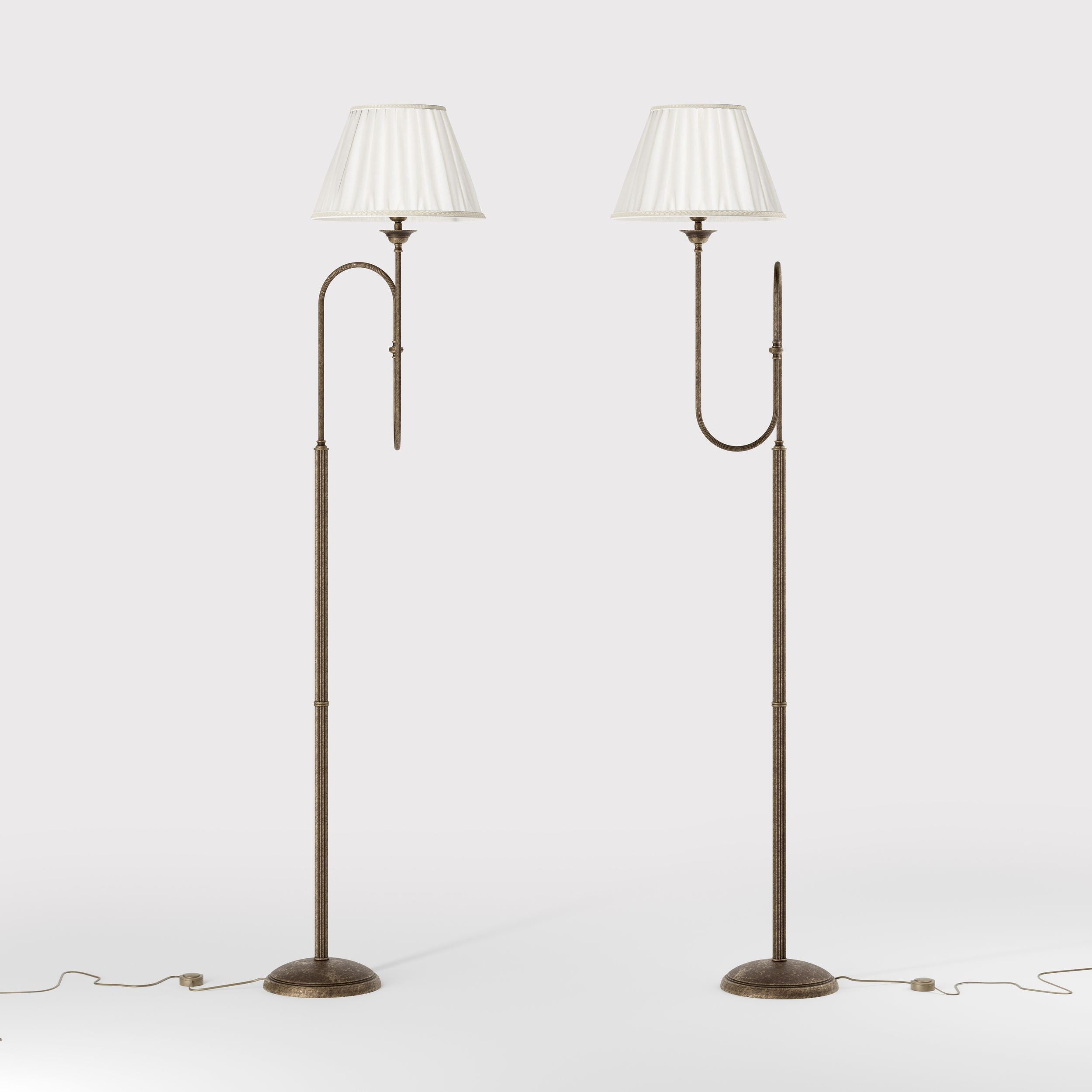 Brass floor lamp with trumpet arm and ivory pleated shade, musical design Made in Italy by Ghidini 1849 - Finish: OAS Antique Brass