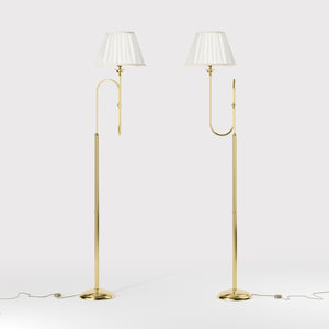 Brass floor lamp with trumpet arm and ivory pleated shade, musical design Made in Italy by Ghidini 1849 - Finish: OLV Polished Brass