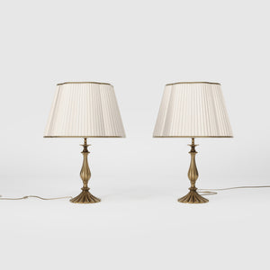 Classic brass table lamp with ivory pleated shade, shaped base and elegant decorations, Petalo collection Made in Italy by Ghidini 1849 - Finish: OBS Bronze Satin Brass