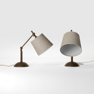 Brass table lamp with linen-effect fabric shade adjustable jointed structure decorated base Made in Italy by Ghidini 1849 - Finish: OAS Antique Brass