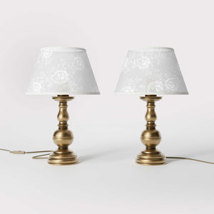 Brass table lamp with turned base and embroidered ivory fabric shade, classic design for interior lighting - Finish: OBS Bronze Satin Brass