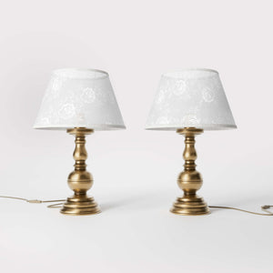 Brass table lamp with turned base and ivory fabric shade embroidered with floral motifs, classic design for interiors - Finish: OBS Bronze Satin Brass