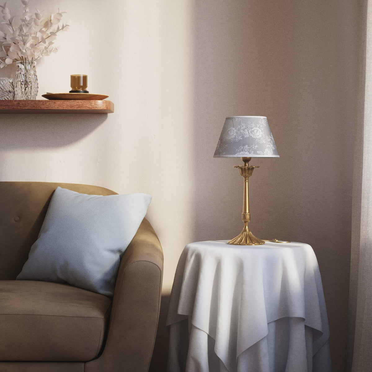 Classic brass table lamp with white fabric shade decorated with floral patterns, sculpted base with decorative elements by Ghidini 1849 - Finish: OBS Bronze Satin Brass