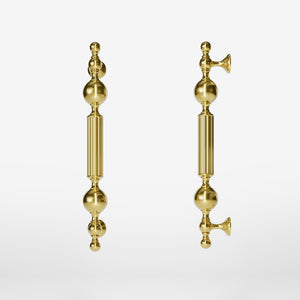 Brass pull handle with baroque details, fluted sections, and sculpted elements, perfect for luxury entrances by Ghidini 1849 - Finish: OLV Polished Brass