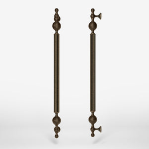 Brass pull handle with fluted structure and ornate finials, single or double installation, ideal for classic doors by Ghidini 1849 - Finish: OBM Bronze Satin Matt Brass