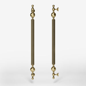 Brass pull handle with fluted structure and ornate finials, single or double installation, ideal for classic doors by Ghidini 1849 - Finish: OBV Bronze Satin Light Brass