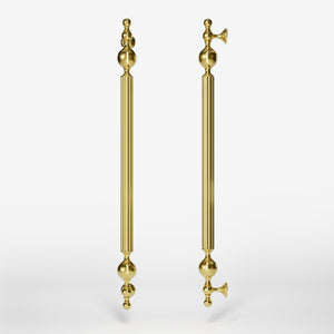 Brass pull handle with fluted structure and ornate finials, single or double installation, ideal for classic doors by Ghidini 1849 - Finish: OLV Polished Brass