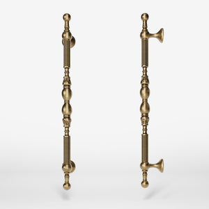 Brass pull handle with sculpted details and neoclassical design, ideal for prestigious doors by Ghidini 1849 - Finish: OBS Bronze Satin Brass