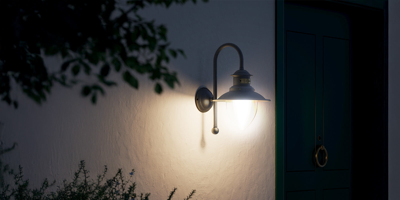 Outdoor brass lamps from Italy - luxury lighting collection from Ghidini 1849