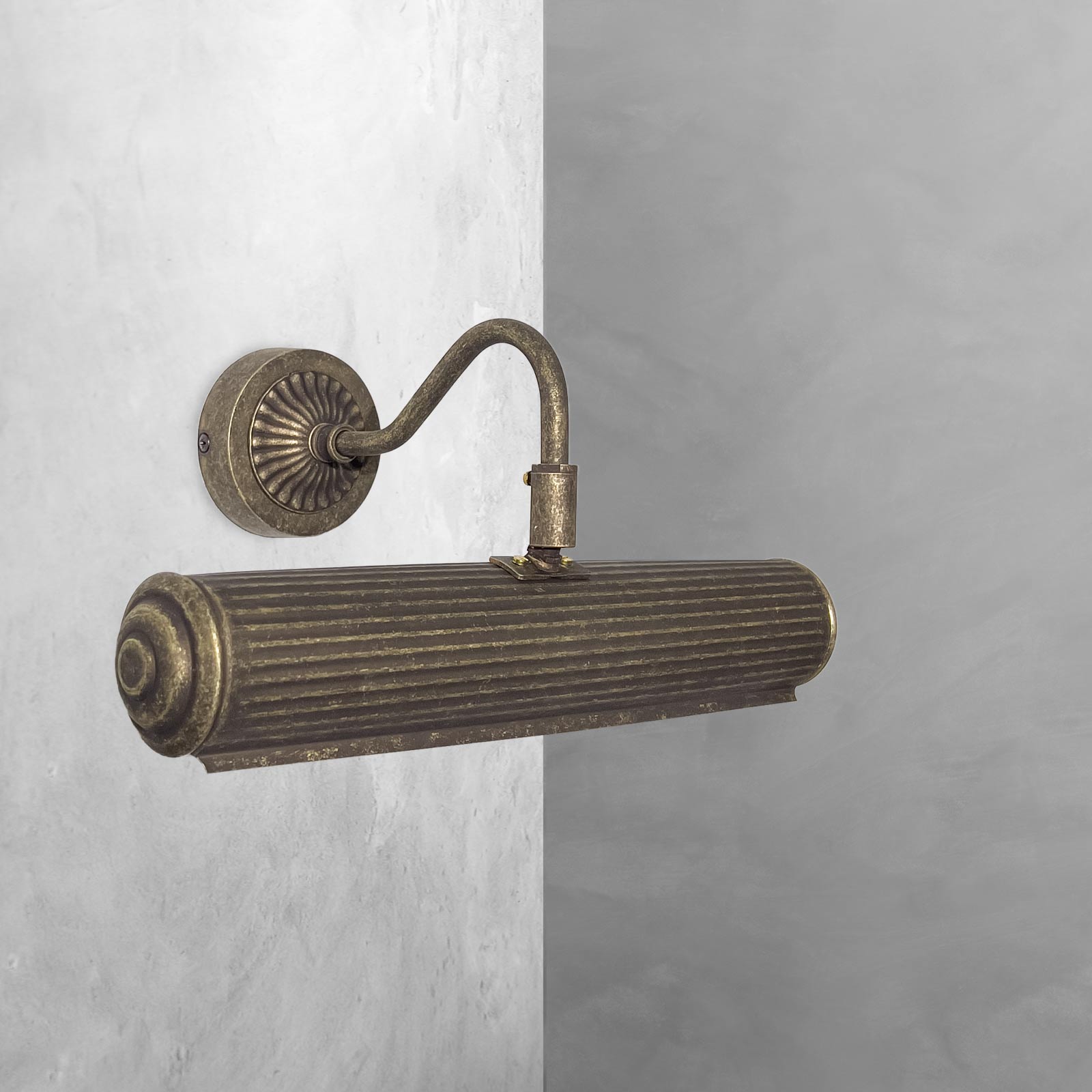 Brass Wall Picture Light Rustic Italian 30cm | Ghidini 1849