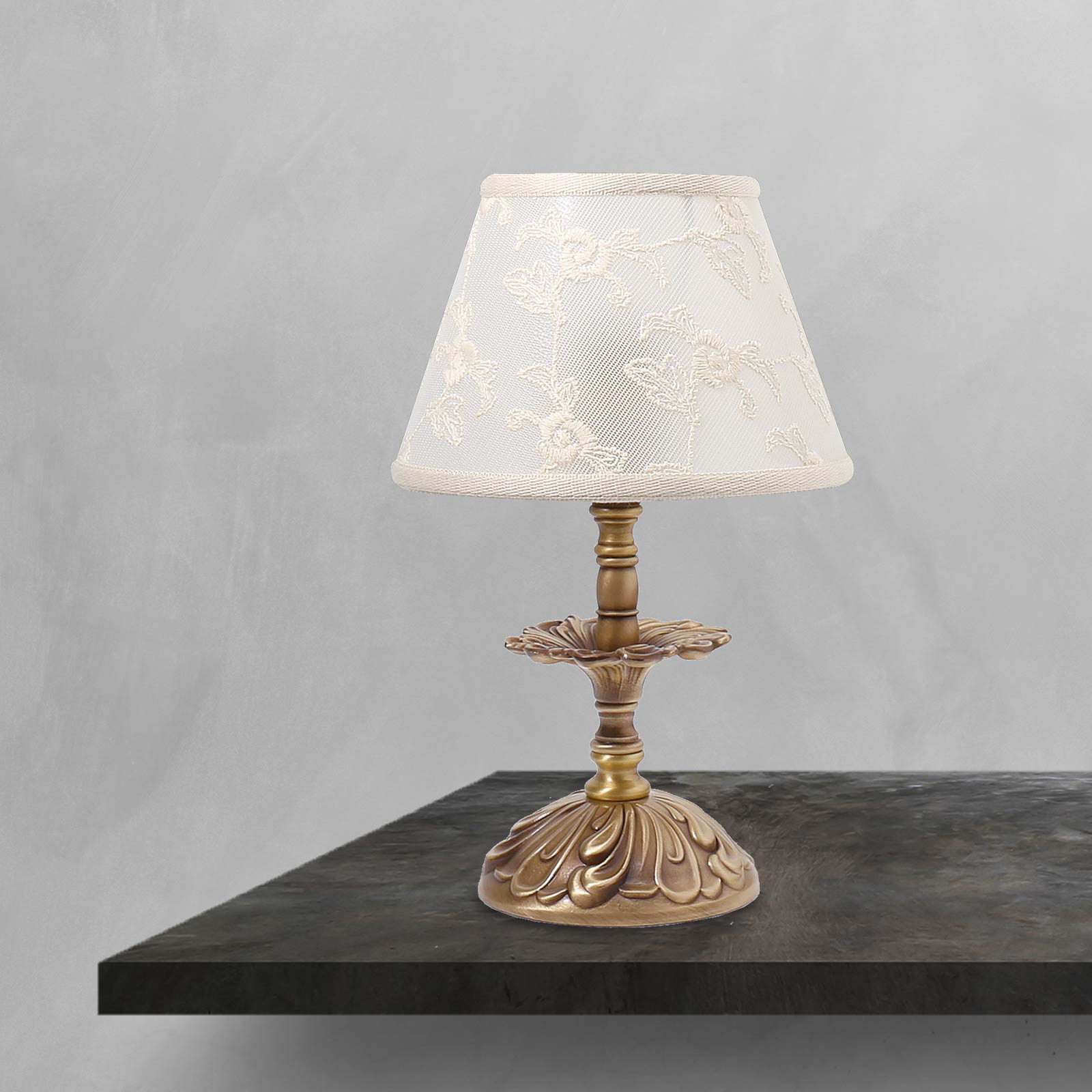 Classic Bedside Lamp Small Brass White Cloth Angelica | Ghidini 1849