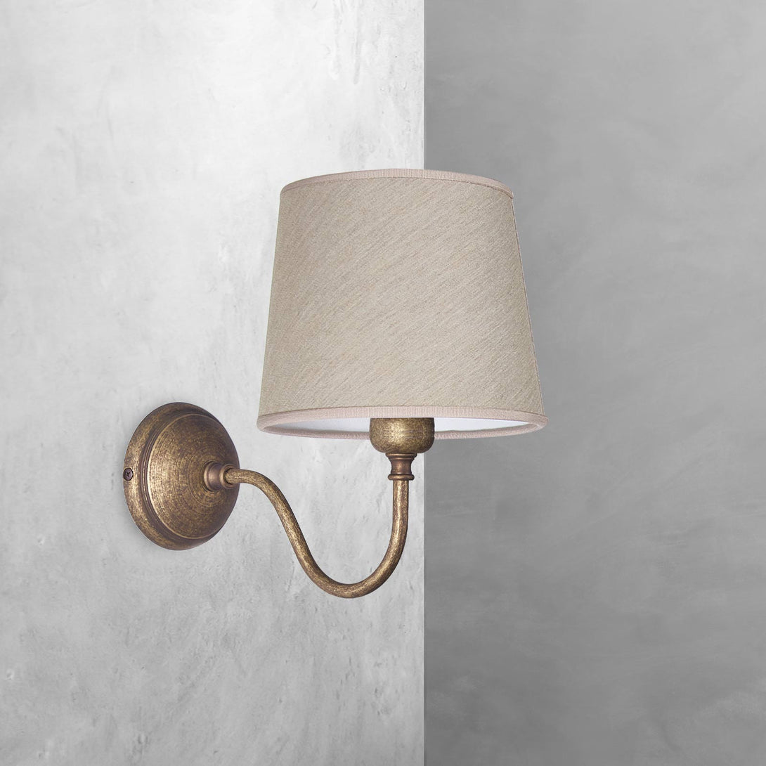 Country Style Wall Light In Antique Brass And Linen Ghidini 1849