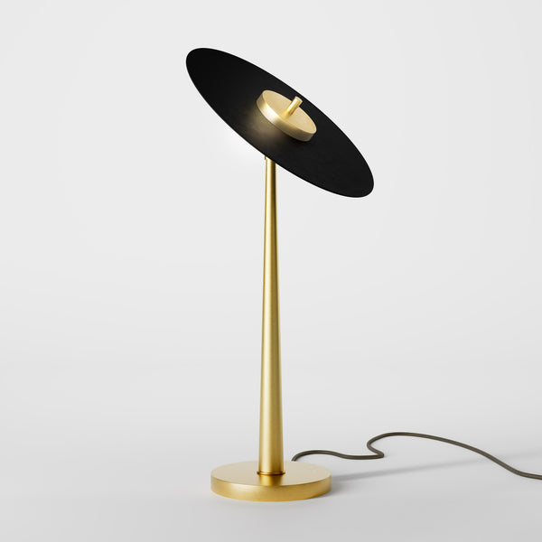 Regular Pod table lamp in antique brass