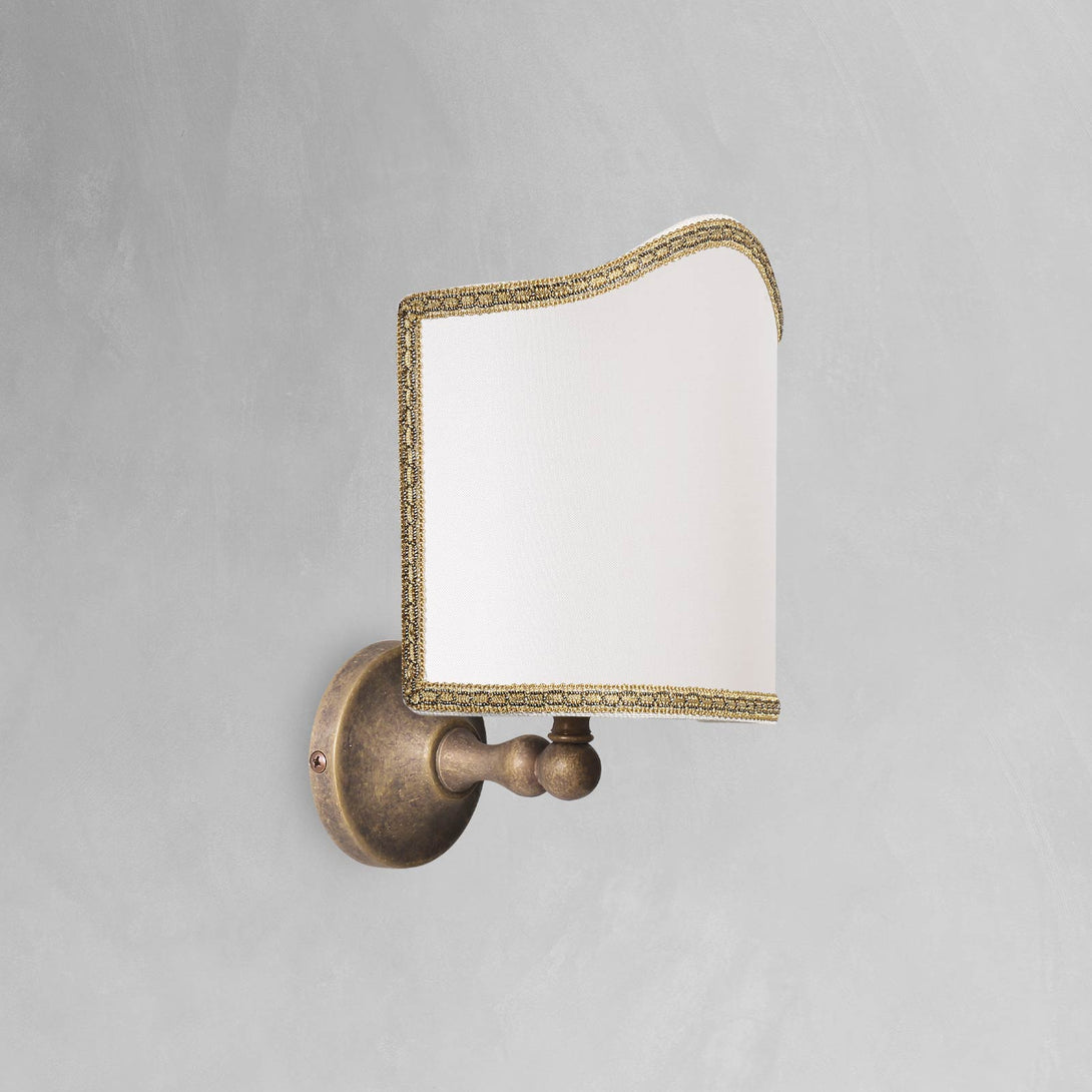 Shabby Chic Wall Light In Antique Brass Old Style Ghidini 1849